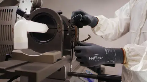 HyFlex 11840 Grey Product EMEA Assembly Application.webp